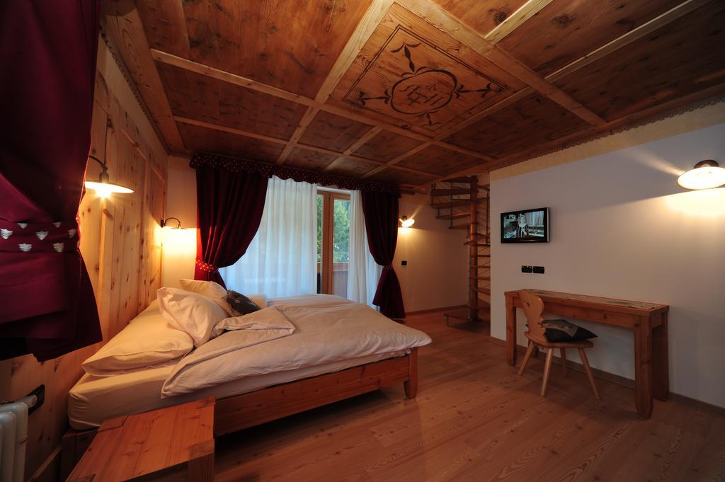 Chalet Alpenrose Bio Wellness Naturhotel Cogolo Exterior photo