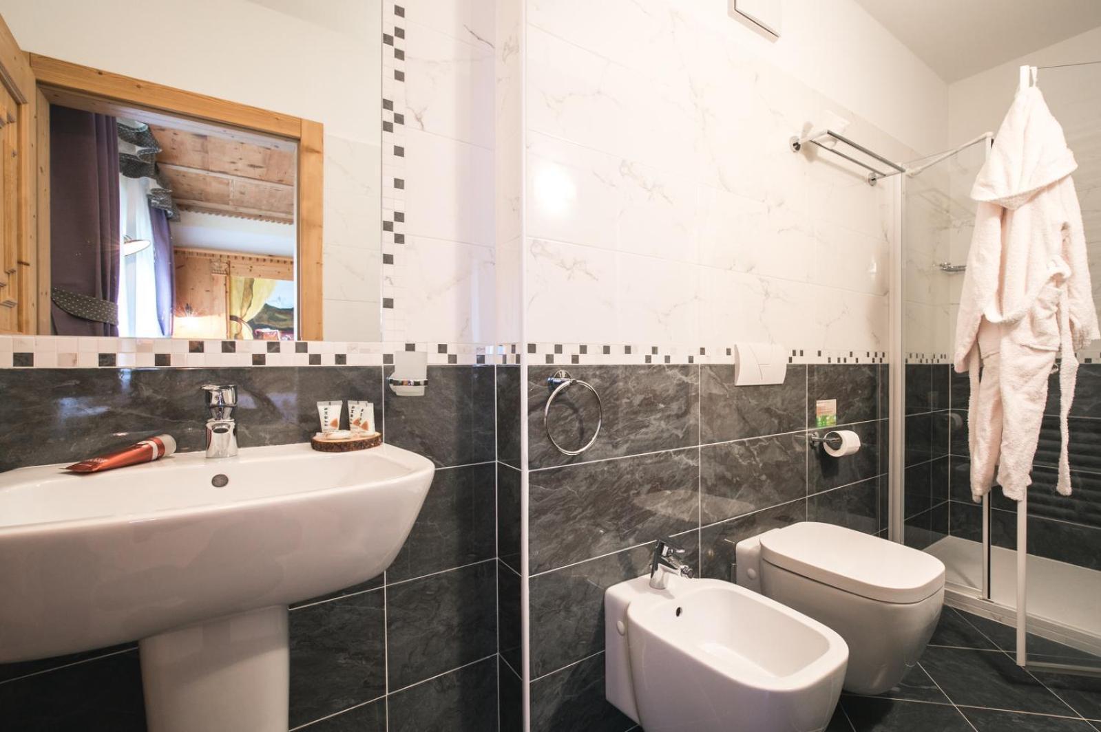Chalet Alpenrose Bio Wellness Naturhotel Cogolo Exterior photo